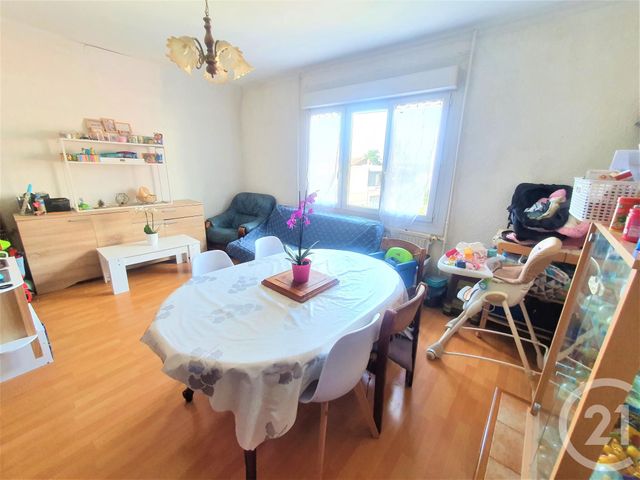 Appartement F2 à vendre - 2 pièces - 61.3 m2 - CLERMONT - 60 - PICARDIE - Century 21 Adès