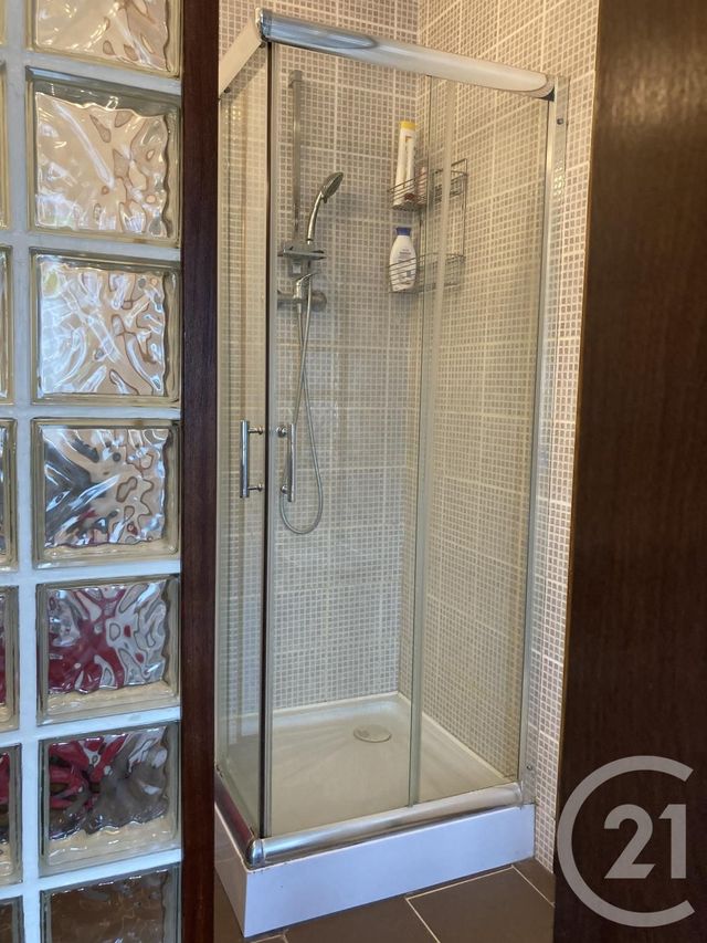 Afficher la photo en grand Appartement F2 à vendre - 2 pièces - 40.1 m2 - CLERMONT - 60 - PICARDIE - Century 21 Adès