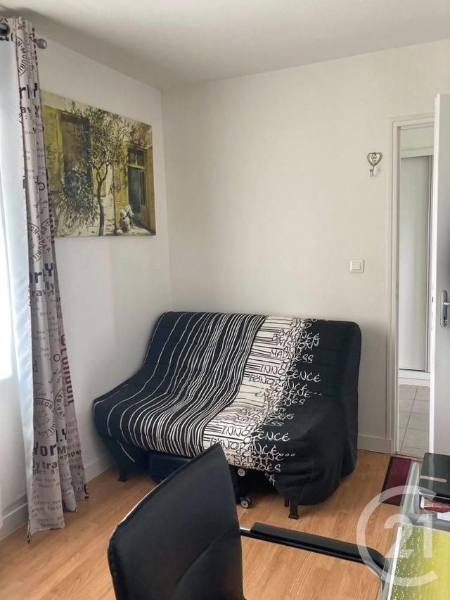 Afficher la photo en grand Appartement F3 à vendre - 3 pièces - 70.0 m2 - CLERMONT - 60 - PICARDIE - Century 21 Adès