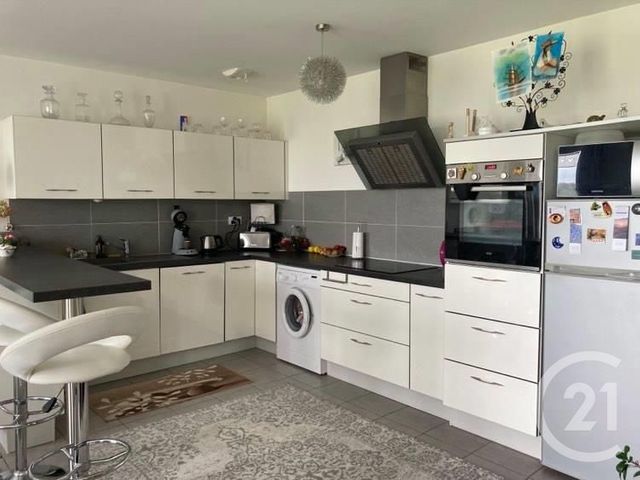 Afficher la photo en grand Appartement F3 à vendre - 3 pièces - 70.0 m2 - BREUIL LE VERT - 60 - PICARDIE - Century 21 Adès